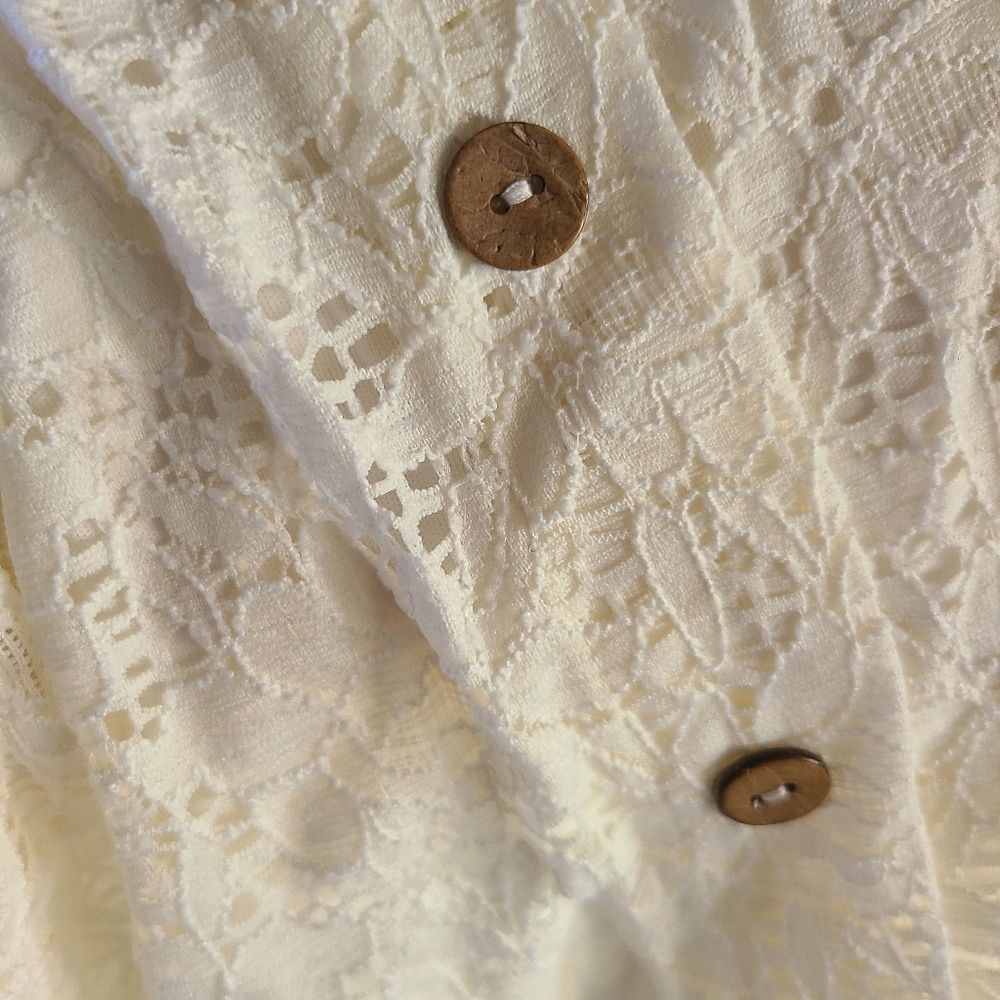 New No Boundaries Top, Women's Blouse, Lace Shirt, Short Sleeves - Picture 3 of 4